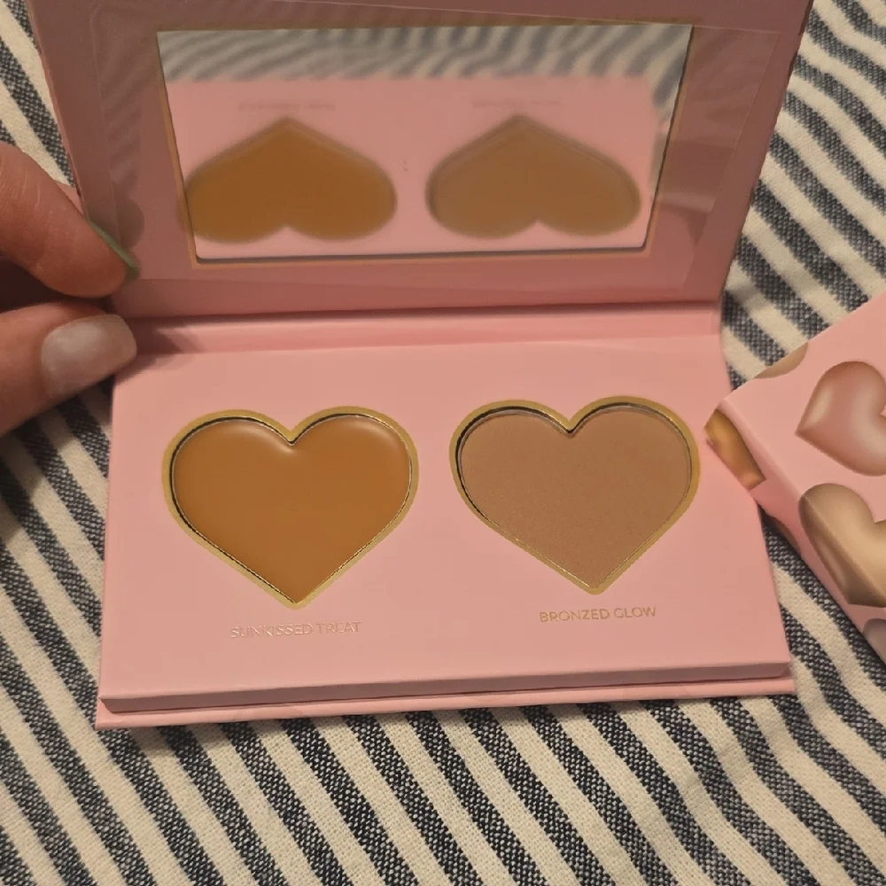 Eloise Sweet Cheeks Cream Bronzer Palette